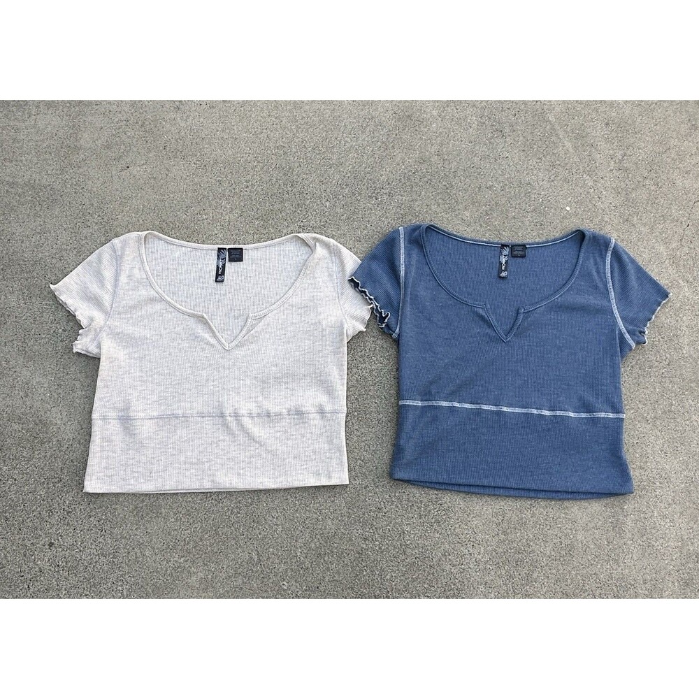 Luna Chix Zumiez Women’s Waffle Crop Top Lot Of 2 Shirts Blue & Cream Notch Neck